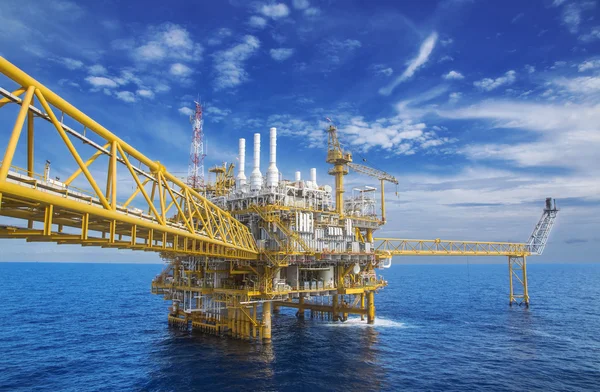 Offshore gas production flatform. — Stock Photo, Image