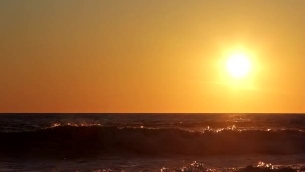 Puesta de sol en el mar — Vídeo de stock