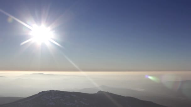 Valle de la montaña en invierno — Vídeos de Stock