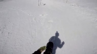 Snowboardcu Kafasına Bağlı Kamera atını çıkardı