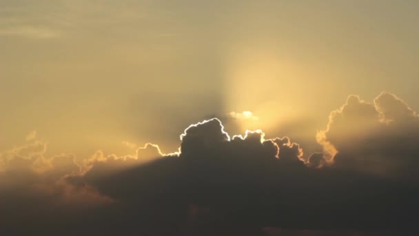 Wolken bei Sonnenuntergang — Stockvideo
