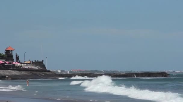 Wellen am Strand, bali — Stockvideo