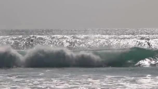 Ondas oceânicas grandes — Vídeo de Stock