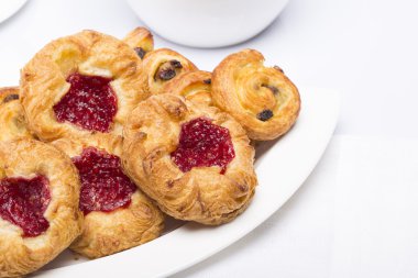 Ekmek yapım ürünleri beyaz bir arka plan