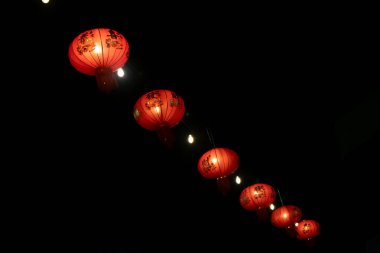 Kırmızı fenerli kırmızı fener