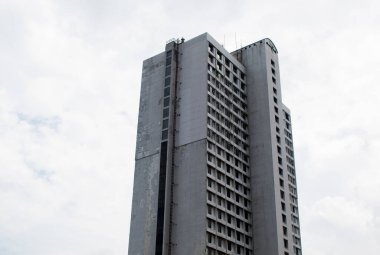 Şehirdeki eski bina.