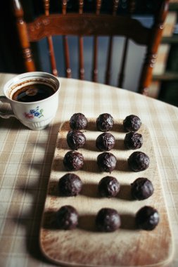 Yuvarlak çikolata şekerleme