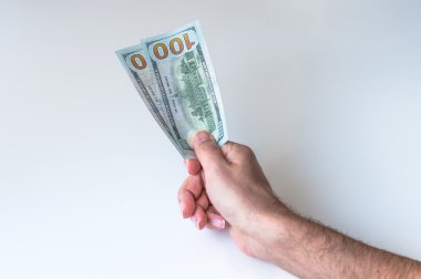 İki yüz dolar bize veren adam