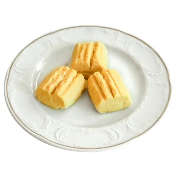 Deliciosas galletas de pastelería en un plato blanco — Foto de Stock