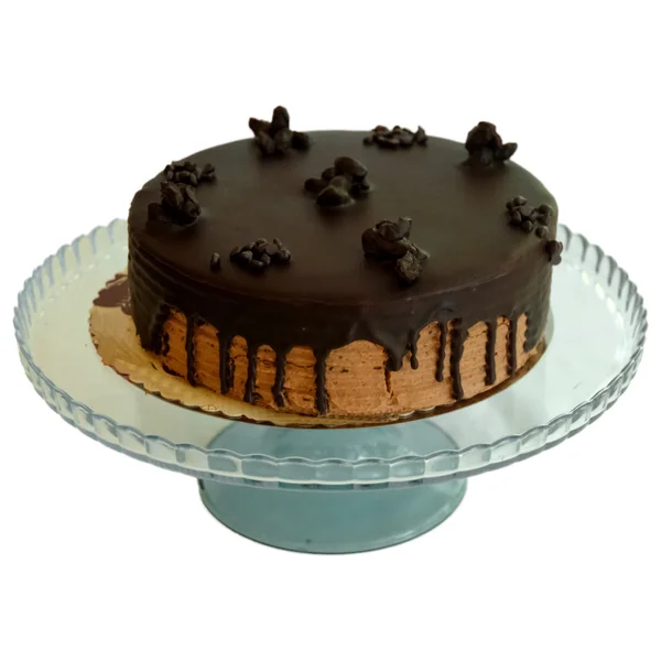 Pastel de cumpleaños con chocolate aislado sobre fondo blanco —  Fotos de Stock