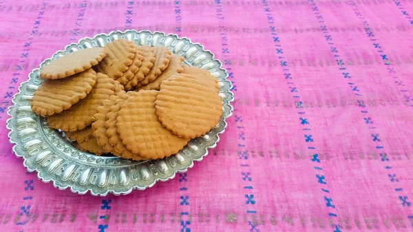 Cookies servis sur une table — Photo