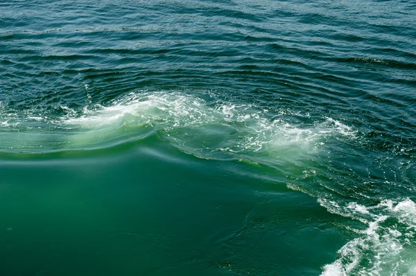 Suprafața mării cu valuri — Fotografie, imagine de stoc