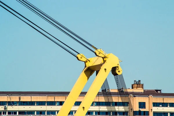 Top van de kraan van een poort — Stockfoto