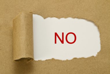 karton delik içinde hiçbir yazıt