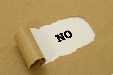 karton delik içinde hiçbir yazıt