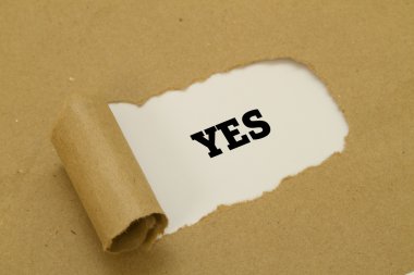 Evet yazıt karton delik içinde