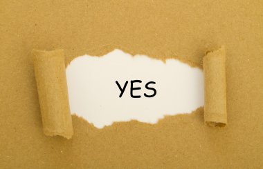 Evet yazıt karton delik içinde