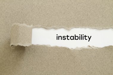 istikrarsızlık yazıt karton delik içinde