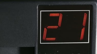 Dijital iki haneli ekran kırmızı