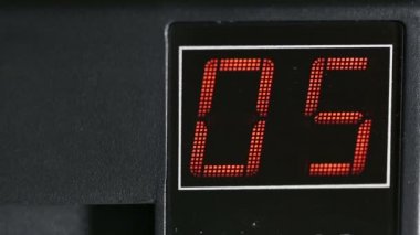 Dijital iki haneli ekran kırmızı