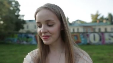 Güzel kadının selfie park yapması