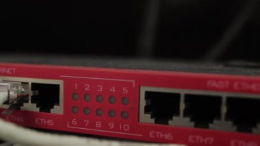 Veri iletimi telle. Yüksek hızlı internet için endüstriyel yönlendirici