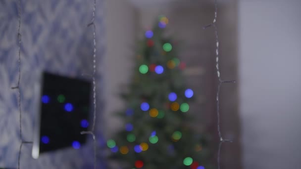 Karácsonyi és újévi belső dekoráció nem összpontosított otthon. — Stock videók