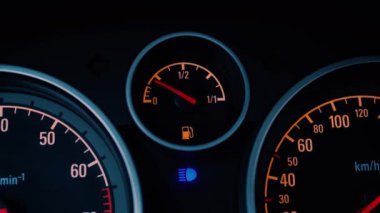 Gösterge panelindeki yüksek kiriş