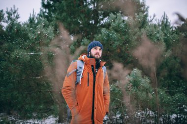 Sakallı bir adamın portresi.