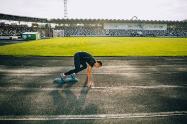 başlayan blok bırakarak sprinter  