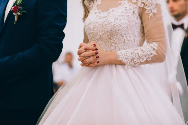 Casal casado na cerimônia de casamento — Fotografia de Stock