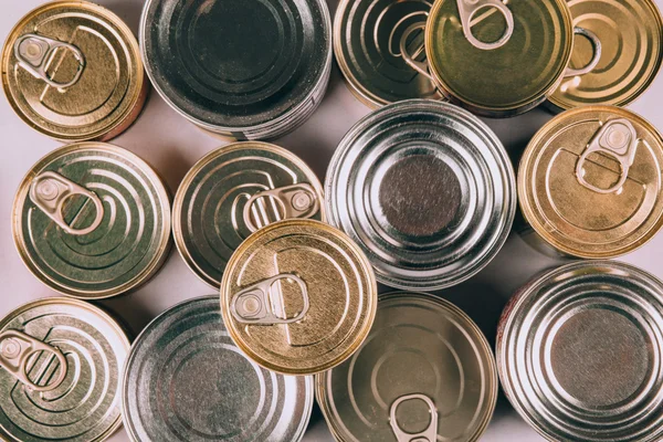 Latas de estaño cerradas —  Fotos de Stock