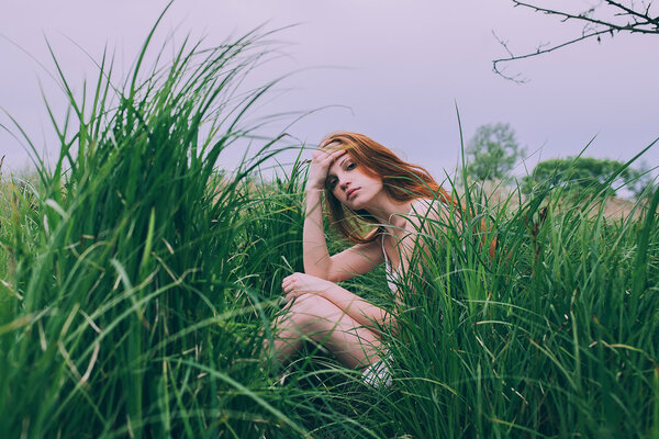  beautiful girl in field