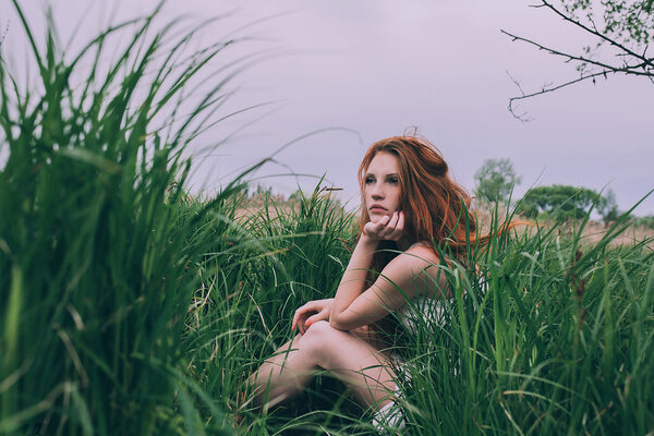  beautiful girl in field