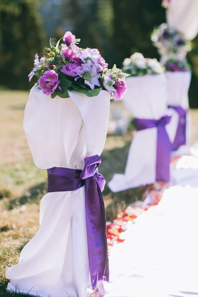 Décoration florale pour la cérémonie de mariage — Photo