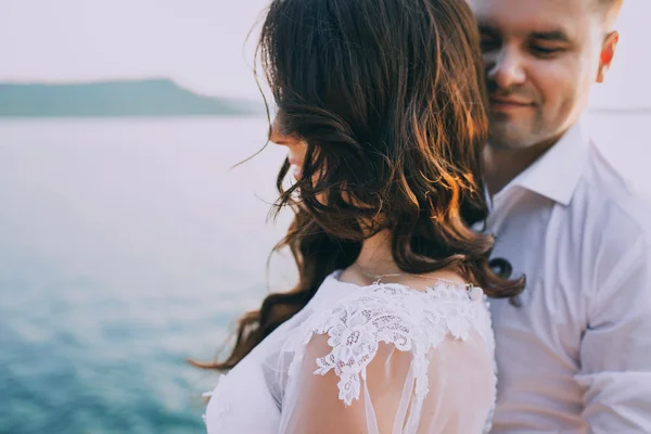 Married couple near the lake — Stock Photo, Image