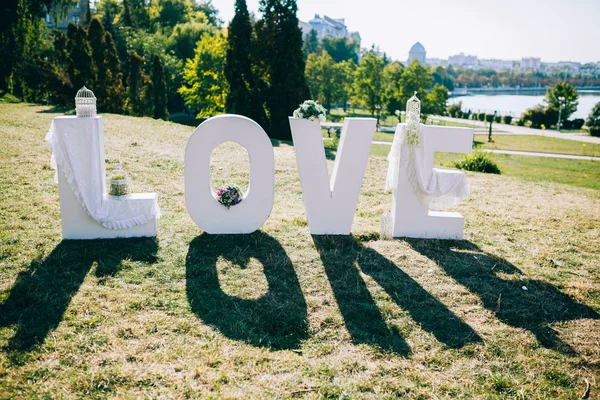 Word aşk düğün dekorasyonu