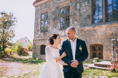  Yeni evliler eski kale tarafından