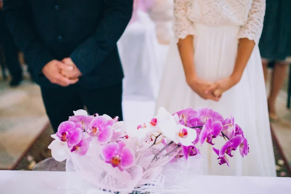 Casal casado na cerimônia de casamento — Fotografia de Stock