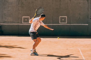 Tenis oyuncu eğitim açık havada