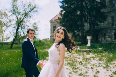  Yeni evliler eski kale tarafından