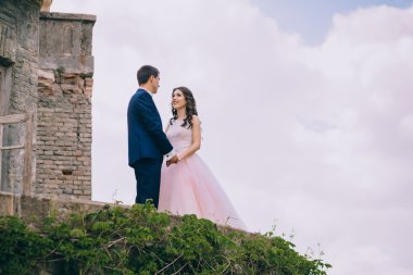  Yeni evliler eski kale tarafından