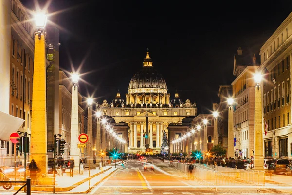 サン ・ ピエトロ大聖堂の夜景 — ストック写真
