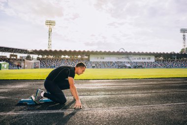 başlayan blok bırakarak sprinter  
