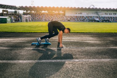 başlayan blok bırakarak sprinter  