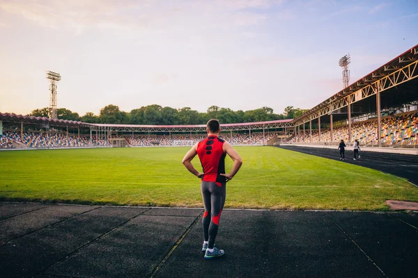 Sportowca w stadium — Zdjęcie stockowe