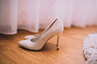 Beyaz gelin ayakkabıları