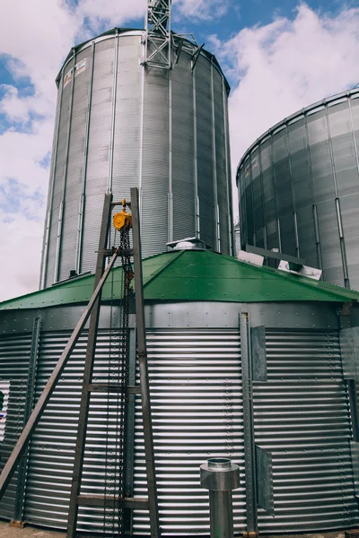 Silos de acero inoxidable — Foto de Stock