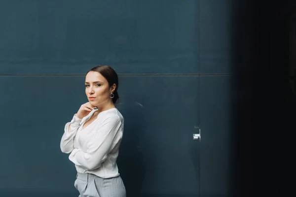 Portrait Happy Business Woman Standing Street — Stock Photo, Image