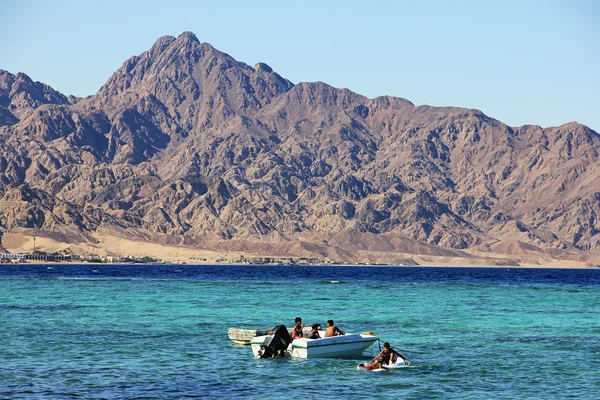 Kızıldeniz Dahab, Mısır'daki bir teknede.